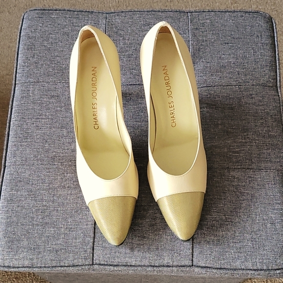 Shoes - Picture 1 of 4